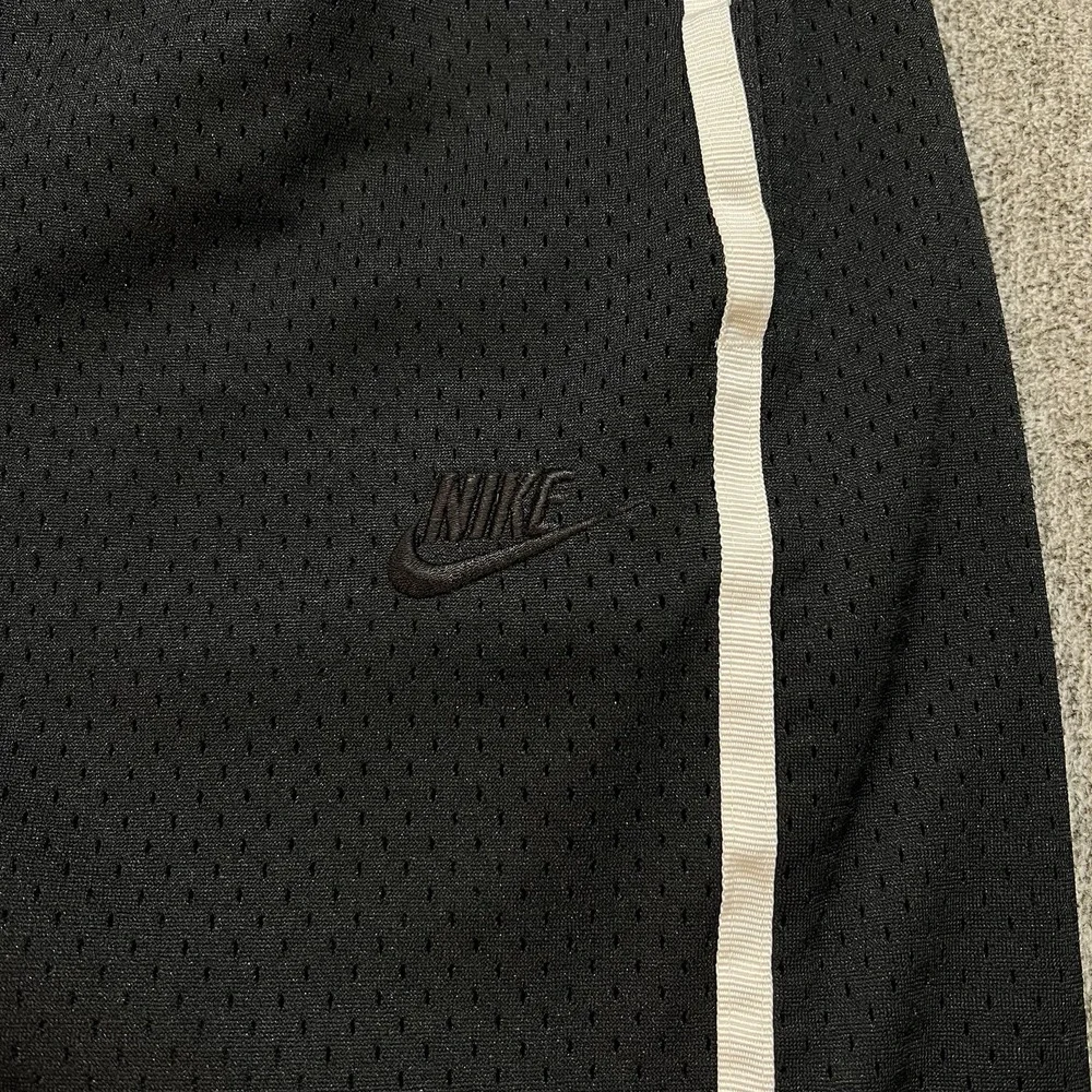 Nike Sportswear Mesh‎ Basketball Shorts. New. Mens Size: L NO TAGS Comfort (023)